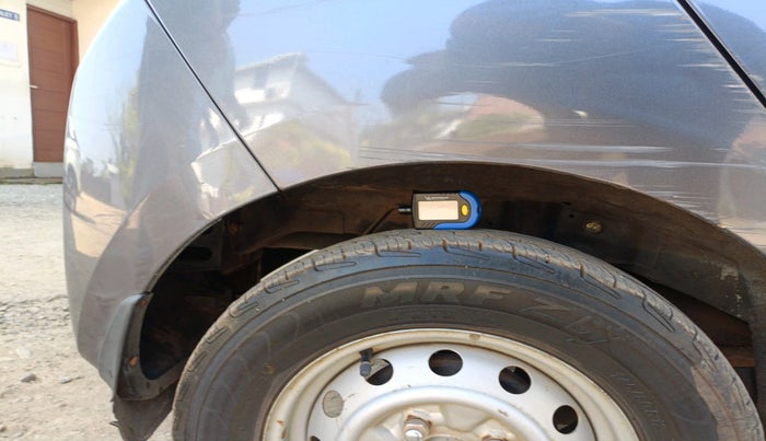 2014 Hyundai Eon ERA +, Petrol, Manual, 71,320 km, tyre