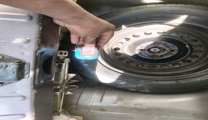 2013 Honda Brio S MT, Petrol, Manual, 1,04,587 km, tyre