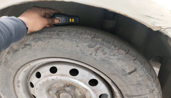 2011 Maruti Swift Dzire LXI, Petrol, Manual, 1,57,199 km, tyre