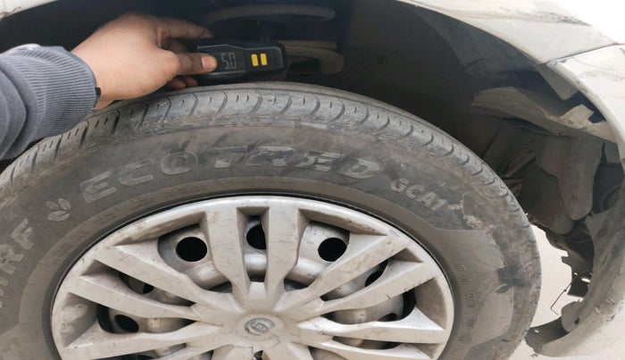 2011 Maruti Swift Dzire LXI, Petrol, Manual, 1,57,199 km, tyre