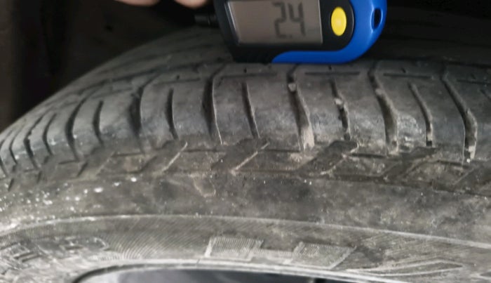 2016 Mahindra XUV500 W6, Diesel, Manual, 1,17,955 km, tyre