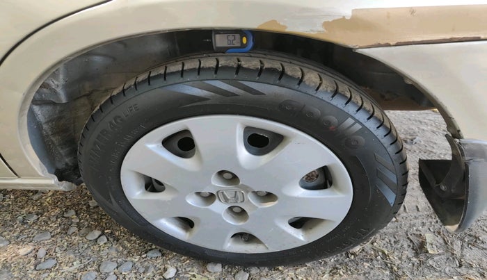 2004 Honda City 1.5L GXI CVT, Petrol, Automatic, 1,28,853 km, tyre