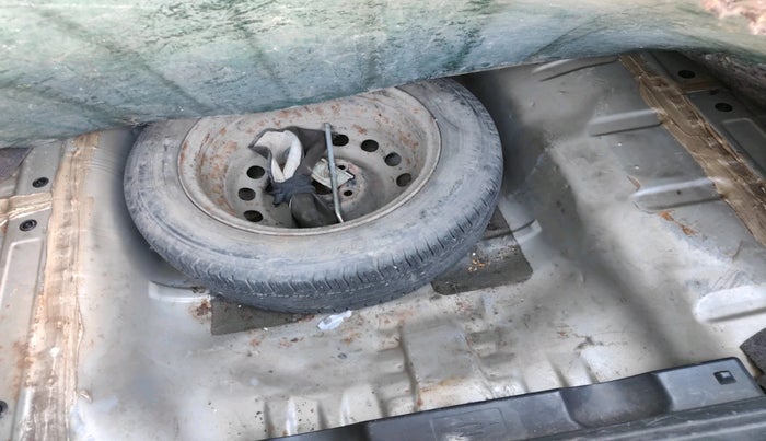 2004 Honda City 1.5L GXI CVT, Petrol, Automatic, 1,28,853 km, tyre