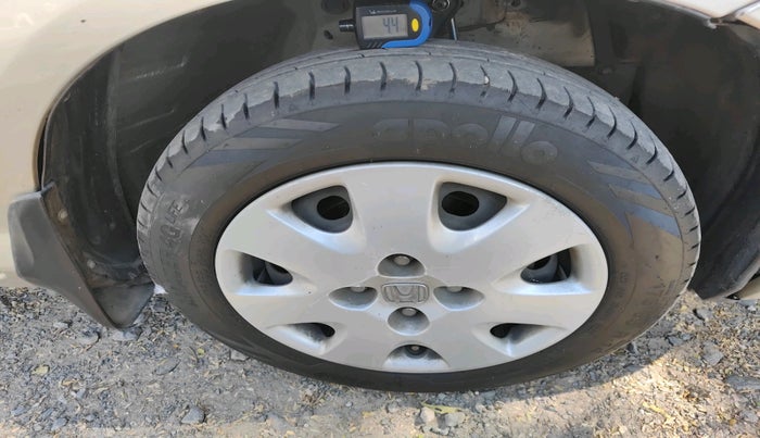 2004 Honda City 1.5L GXI CVT, Petrol, Automatic, 1,28,853 km, tyre