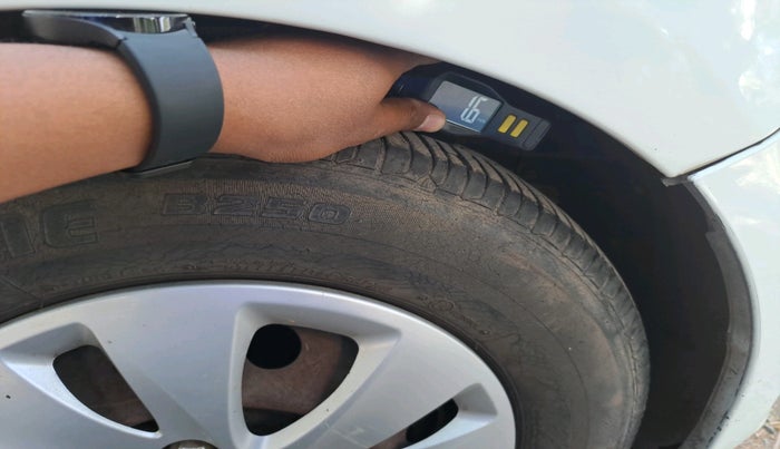 2012 Hyundai i10 MAGNA 1.2, Petrol, Manual, 61,890 km, tyre