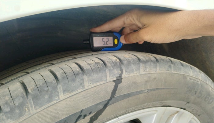 2012 Hyundai Santa Fe 2 WD, Diesel, Manual, 1,16,364 km, tyre