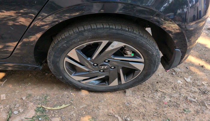 2023 Hyundai NEW I20 ASTA 1.2 MT, Petrol, Manual, 14,997 km, tyre