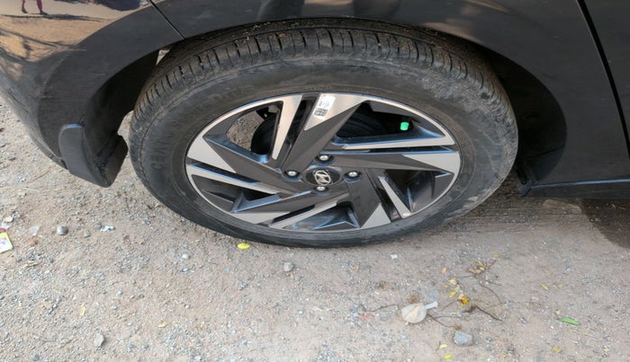 2023 Hyundai NEW I20 ASTA 1.2 MT, Petrol, Manual, 14,997 km, tyre