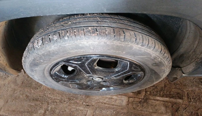 2022 Tata PUNCH ACCOMPLISHED MT, Petrol, Manual, 14,364 km, tyre