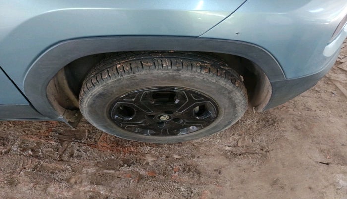 2022 Tata PUNCH ACCOMPLISHED MT, Petrol, Manual, 14,364 km, tyre