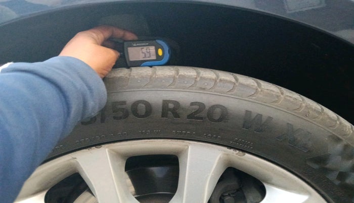 2017 Landrover Range Rover Sport SE 3.0 DIESEL, Diesel, Automatic, 1,27,989 km, tyre