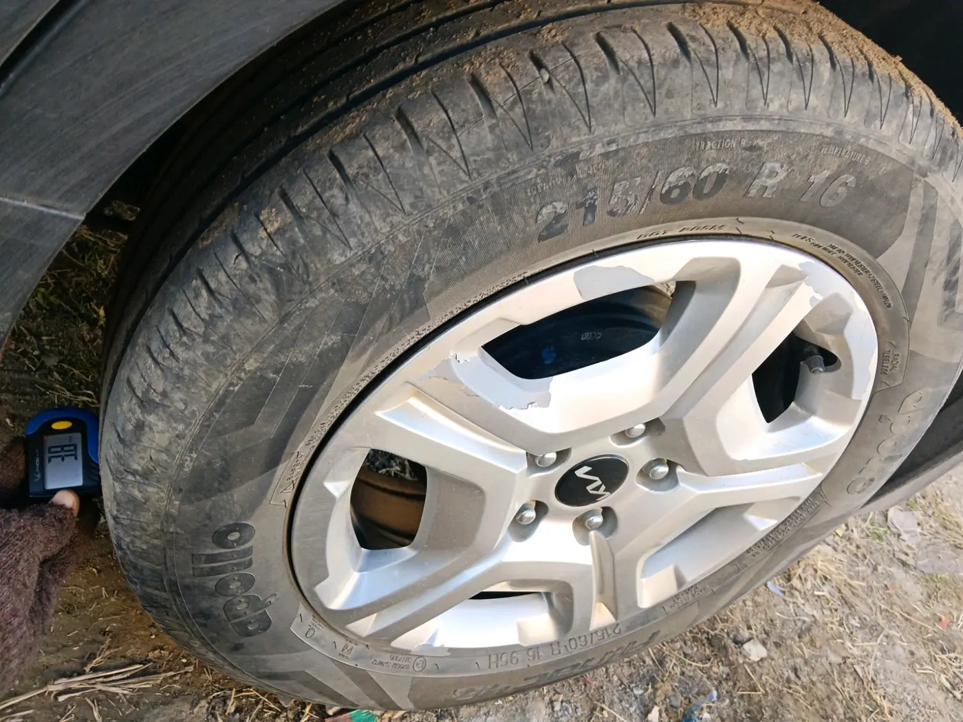 2023 KIA SONET HTK 1.2, Petrol, Manual, 64,946 km, tyre