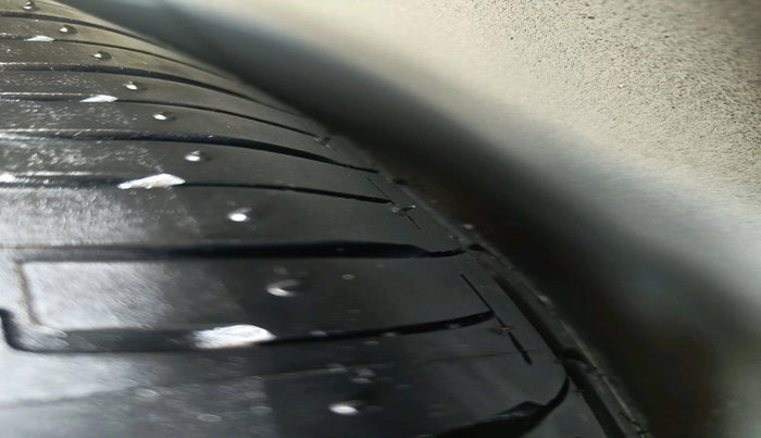 2022 Hyundai NEW I20 ASTA (O) 1.2 MT, Petrol, Manual, 23,703 km, tyre