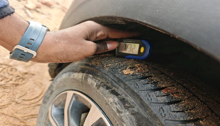 2022 Maruti XL6 ALPHA PLUS AT, Petrol, Automatic, 37,756 km, tyre