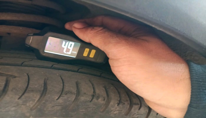 2023 Mahindra XUV700 AX 7 P AT 7 STR, Petrol, Automatic, 23,245 km, tyre