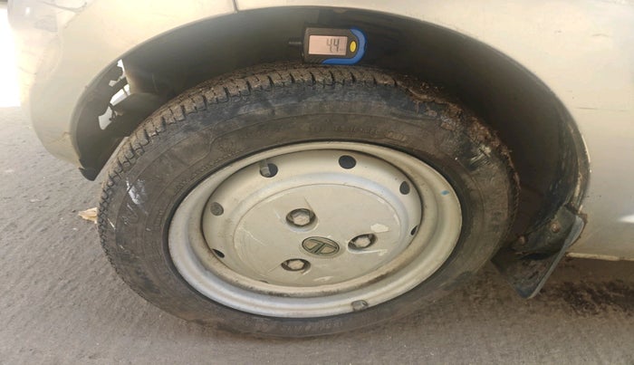 2011 Tata Nano LX, Petrol, Manual, 93,739 km, tyre