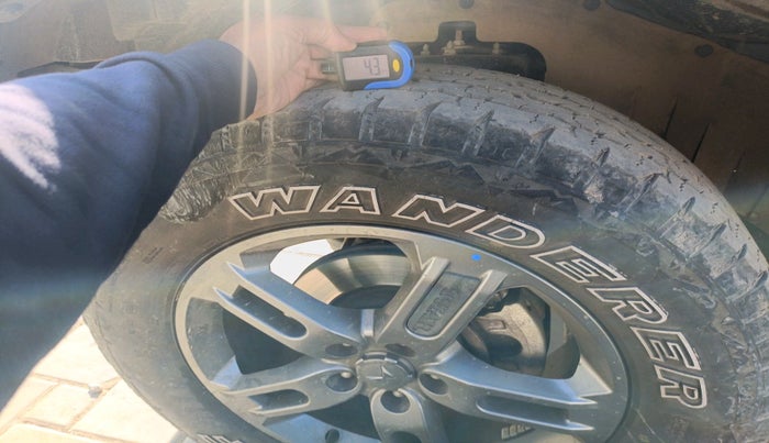 2023 Mahindra Thar LX HARD TOP 4WD MT, Diesel, Manual, 32,670 km, tyre