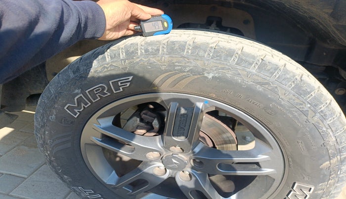 2023 Mahindra Thar LX HARD TOP 4WD MT, Diesel, Manual, 32,670 km, tyre