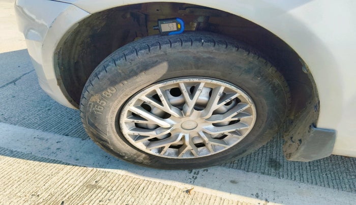 2015 Maruti Swift LXI, Petrol, Manual, 54,499 km, tyre