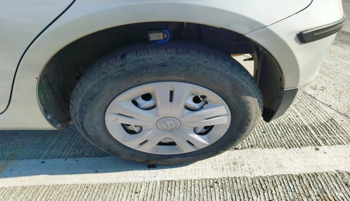 2015 Maruti Swift LXI, Petrol, Manual, 54,499 km, tyre