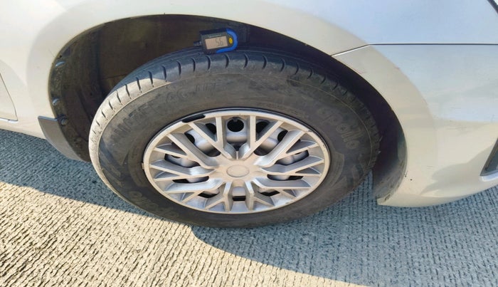 2015 Maruti Swift LXI, Petrol, Manual, 54,499 km, tyre