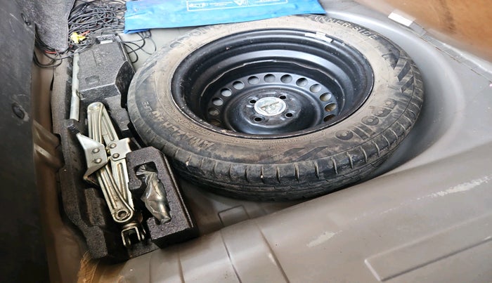 2013 Honda Amaze 1.2L I-VTEC VX, Petrol, Manual, 57,569 km, tyre