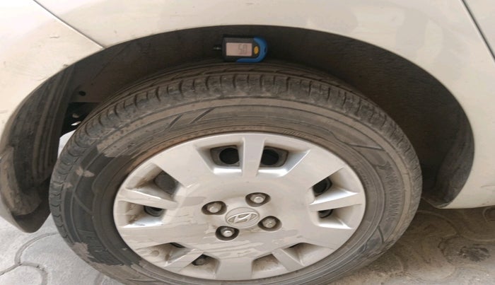 2012 Hyundai i20 MAGNA (O) 1.2, Petrol, Manual, 66,901 km, tyre