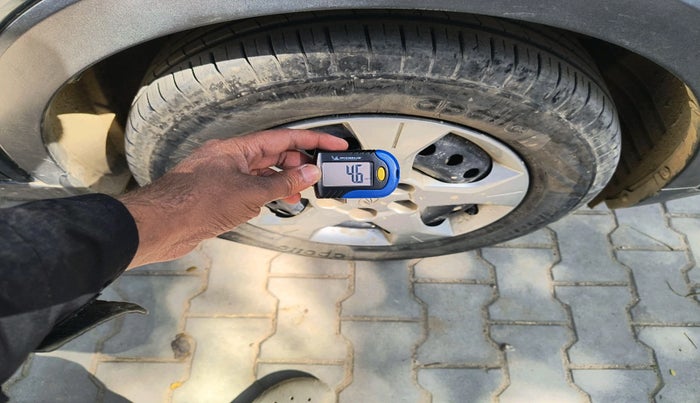 2021 Mahindra XUV300 W6 1.2 PETROL AMT, Petrol, Automatic, 24,126 km, tyre