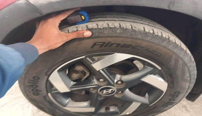 2019 Hyundai VENUE SX PLUS 1.0 TURBO DCT, Petrol, Automatic, 1,20,957 km, tyre