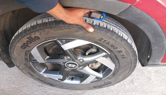 2019 Hyundai VENUE SX PLUS 1.0 TURBO DCT, Petrol, Automatic, 1,20,957 km, tyre