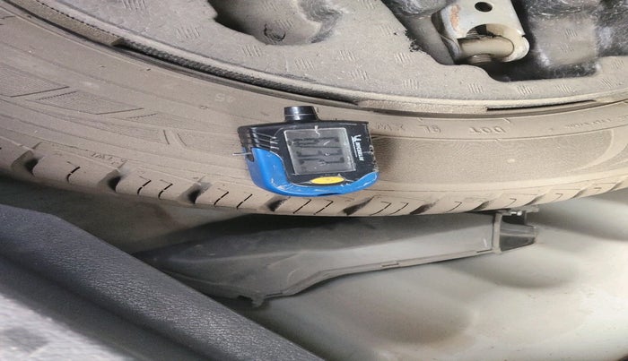 2016 Maruti Vitara Brezza VDI (O), Diesel, Manual, 1,08,805 km, tyre