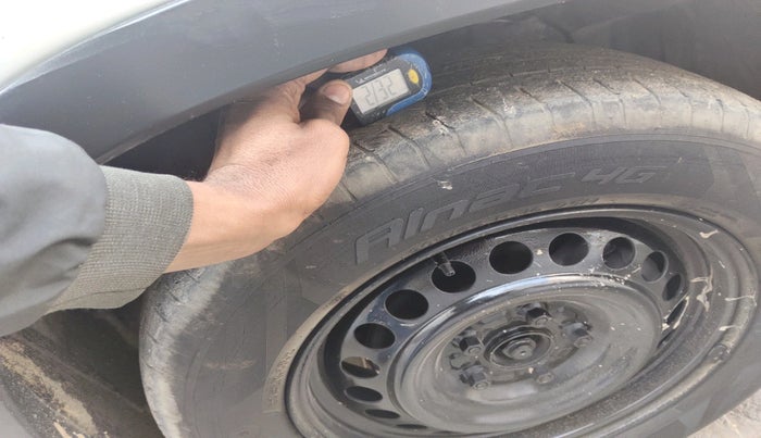 2016 Maruti Vitara Brezza VDI (O), Diesel, Manual, 1,08,805 km, tyre