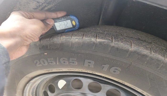 2016 Maruti Vitara Brezza VDI (O), Diesel, Manual, 1,08,805 km, tyre