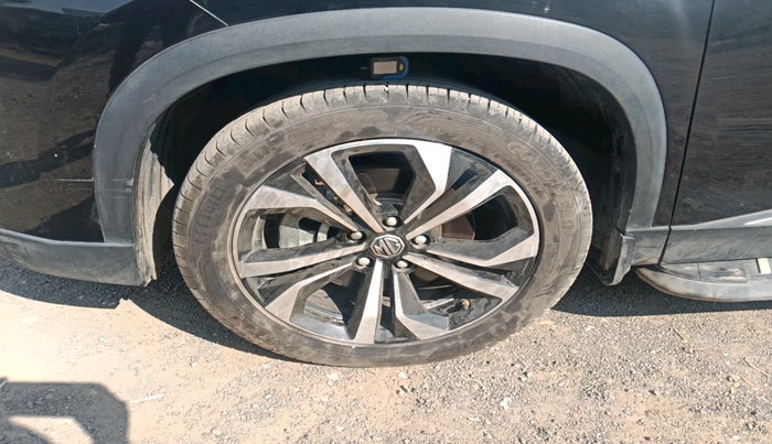 2023 MG HECTOR PLUS SAVVY PRO 1.5 TURBO CVT 7 STR, Petrol, Automatic, 14,467 km, tyre