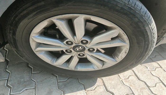 2015 Hyundai Creta SX PLUS AT 1.6 DIESEL, Diesel, Automatic, 1,43,041 km, tyre