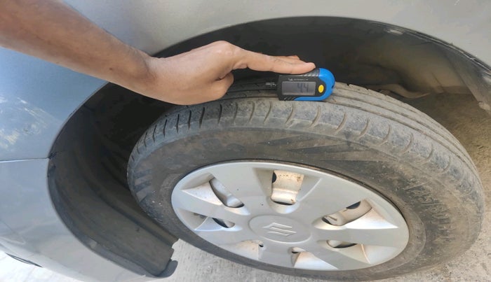 2012 Maruti Wagon R 1.0 LXI CNG, Petrol, Manual, 1,01,253 km, tyre