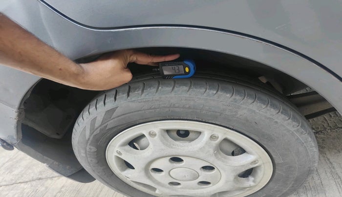 2012 Maruti Wagon R 1.0 LXI CNG, Petrol, Manual, 1,01,253 km, tyre