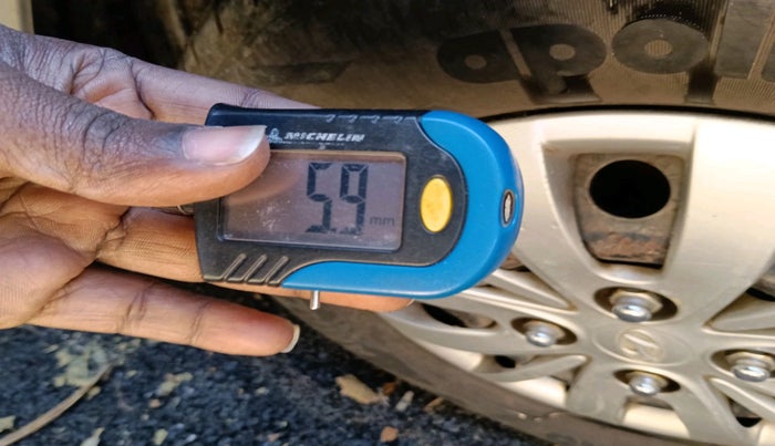 2014 Hyundai i10 SPORTZ 1.1, Petrol, Manual, 55,384 km, tyre