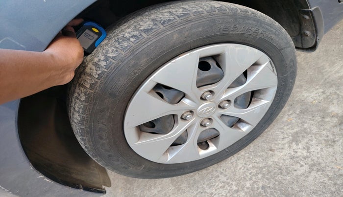 2015 Hyundai Xcent S 1.2, Petrol, Manual, 37,297 km, tyre