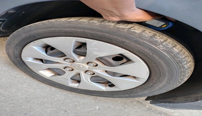 2015 Hyundai Xcent S 1.2, Petrol, Manual, 37,297 km, tyre