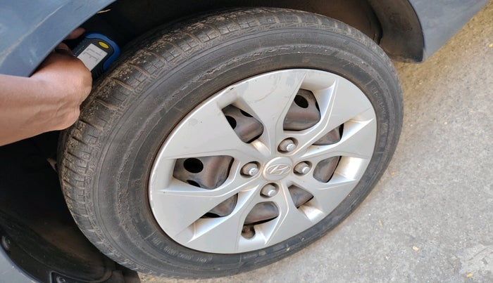 2015 Hyundai Xcent S 1.2, Petrol, Manual, 37,297 km, tyre