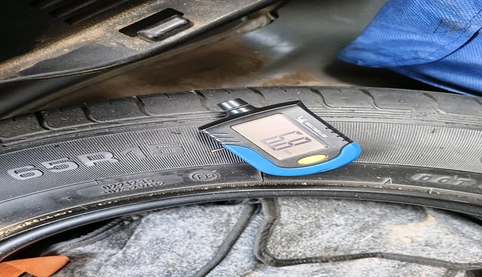 2019 Hyundai VENUE SX 1.0 TURBO, Petrol, Manual, 1,25,170 km, tyre