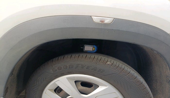 2016 Renault Kwid RXT 0.8, Petrol, Manual, 39,248 km, tyre