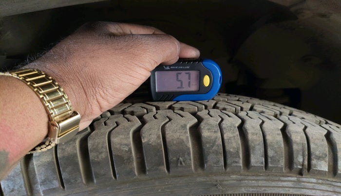 2018 Mahindra TUV300 T10, Diesel, Manual, 63,000 km, tyre