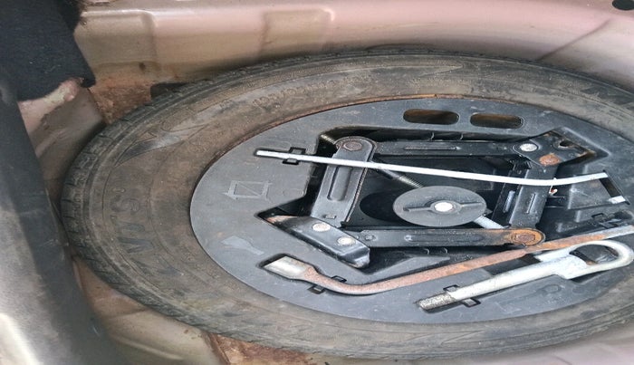 2018 Mahindra KUV 100 NXT K2 P 6 STR, Petrol, Manual, 47,045 km, tyre