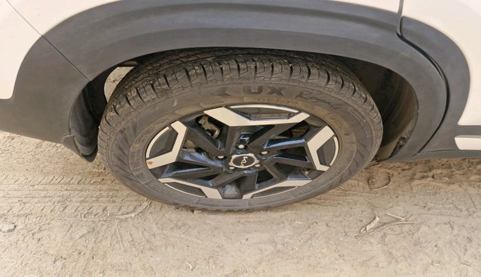 2025 KIA SELTOS HTX (O) 1.5 Petrol iVT, Petrol, Automatic, 11,018 km, tyre