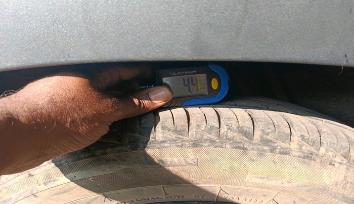 2023 Renault Kwid CLIMBER AMT 1.0, Petrol, Automatic, 26,425 km, tyre