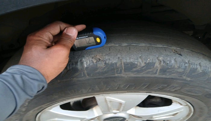 2012 Mahindra XUV500 W8, Diesel, Manual, 1,08,942 km, tyre