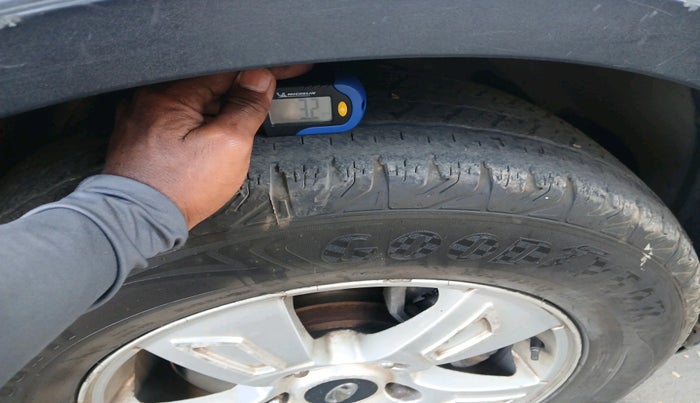 2012 Mahindra XUV500 W8, Diesel, Manual, 1,08,942 km, tyre