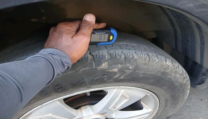 2012 Mahindra XUV500 W8, Diesel, Manual, 1,08,942 km, tyre